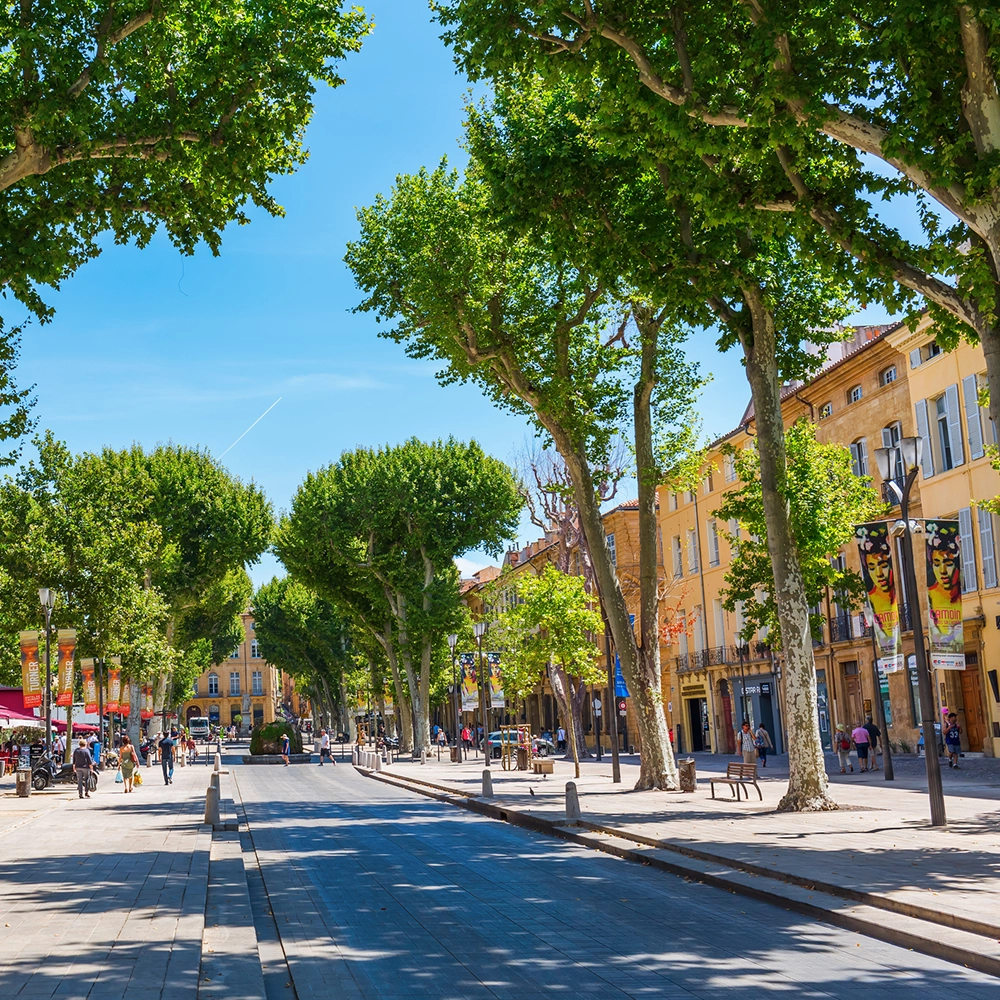 Cours Mirabeau à Aix-en-Provence, France