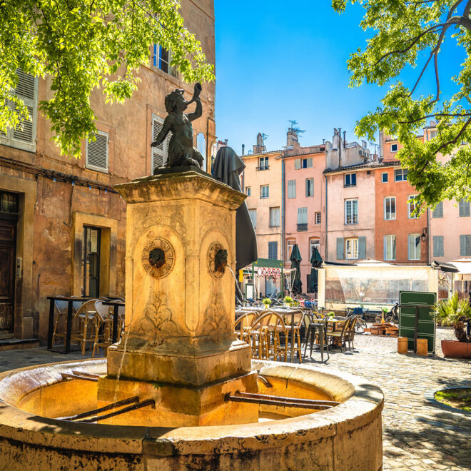 Place en centre ville d'Aix-en-Provence