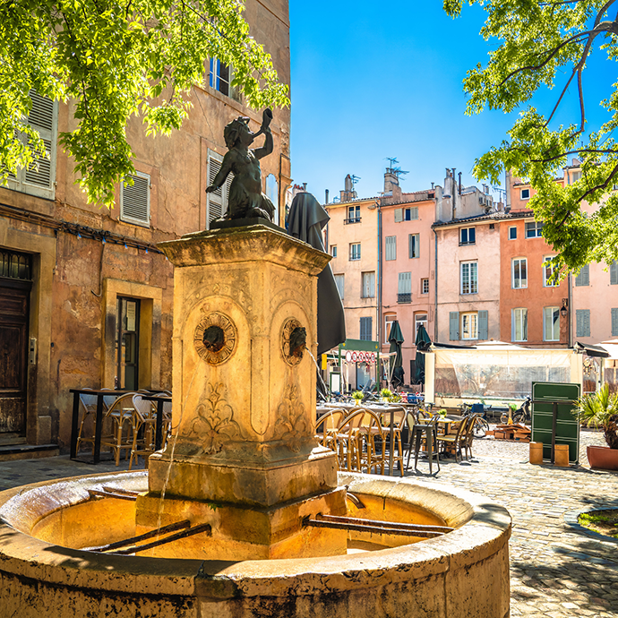 Place en centre ville d'Aix-en-Provence